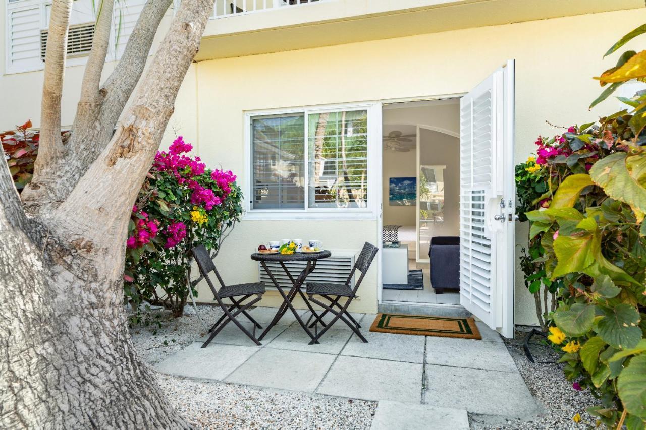 Ports Of Call Resort Grace Bay Exteriér fotografie