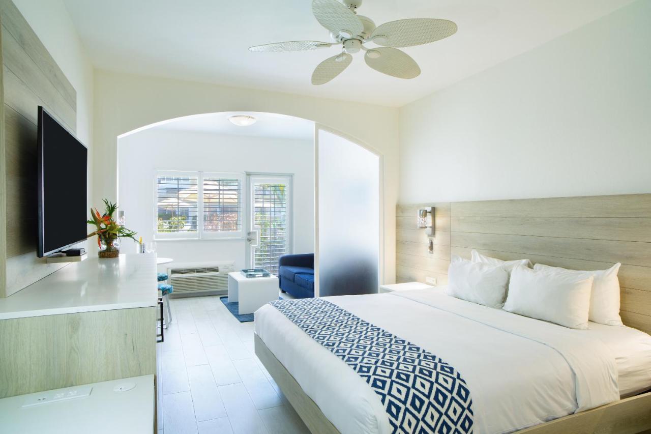Ports Of Call Resort Grace Bay Exteriér fotografie